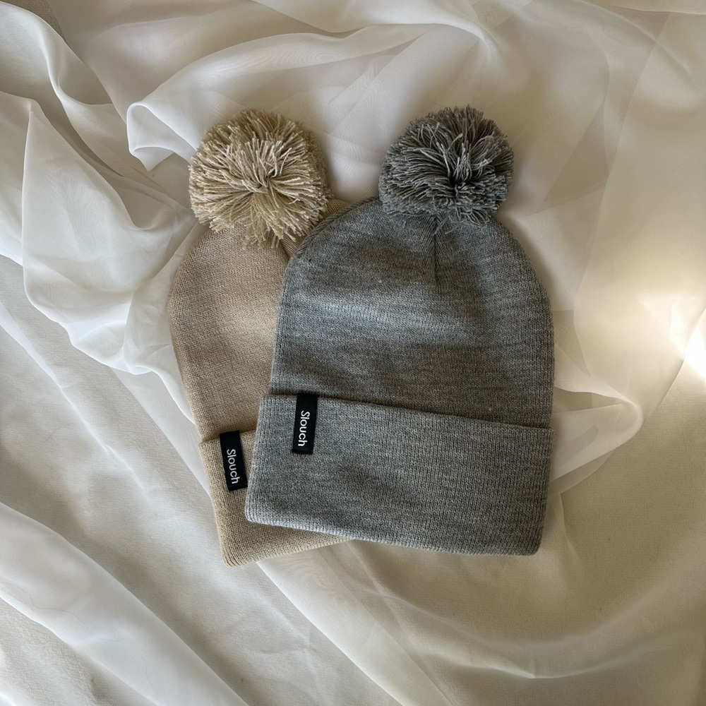 Brand new Slouch Headwear Pom Beanie set
